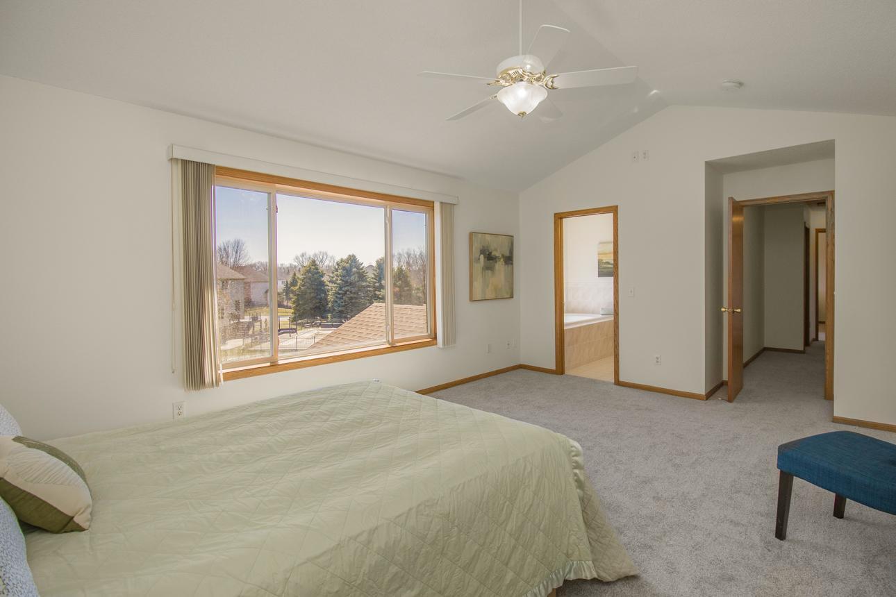 10341 Fox Run Road Woodbury, MN 55129 - Photo 10 of 20