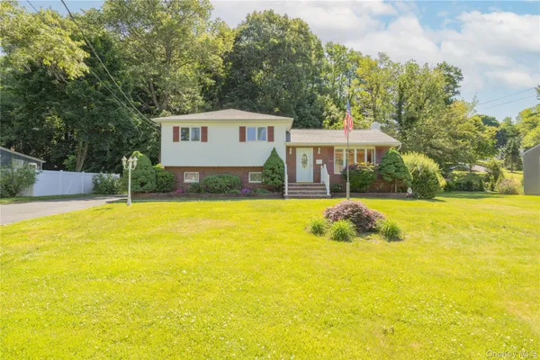 $699,000 | 6 Beech Street, Nanuet, NY 10954
