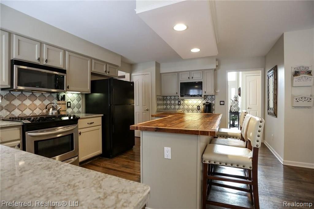 47456 Stone Ridge Boulevard Canton, MI 48187 - Photo 11 of 27 Gallery Image 11
