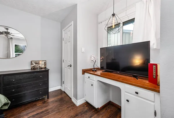 $257,000 | 7230 Edgemoor Drive, Houston, TX 77074