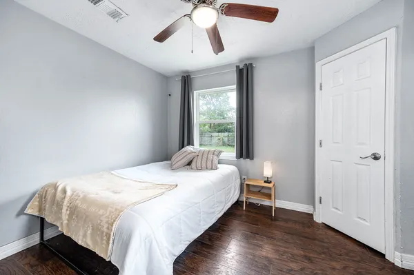 $257,000 | 7230 Edgemoor Drive, Houston, TX 77074