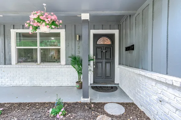 $257,000 | 7230 Edgemoor Drive, Houston, TX 77074