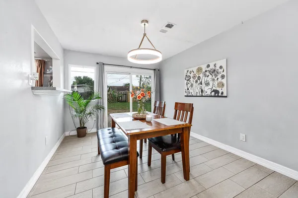 $257,000 | 7230 Edgemoor Drive, Houston, TX 77074