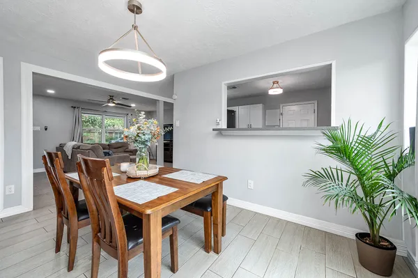 $257,000 | 7230 Edgemoor Drive, Houston, TX 77074