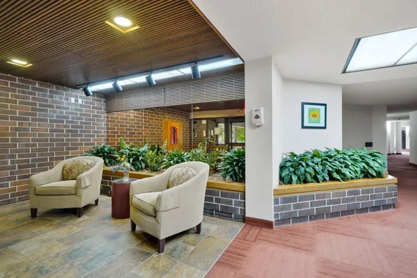 $225,000 | 2265 Youngman Avenue West, Unit 403E, St. Paul, MN 55116