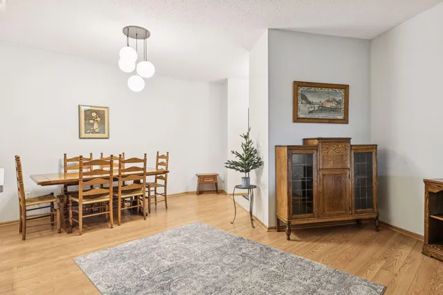 $234,900 | 2265 Youngman Avenue West, Unit 403E, St. Paul, MN 55116