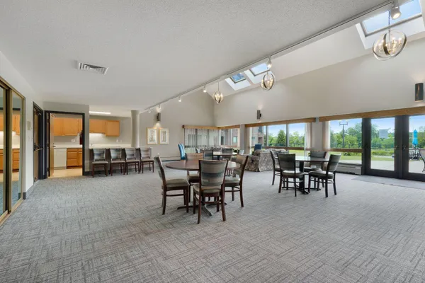 $225,000 | 2265 Youngman Avenue West, Unit 403E, St. Paul, MN 55116