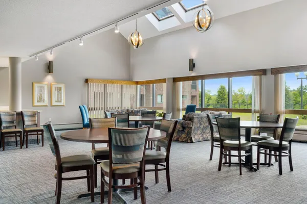 $225,000 | 2265 Youngman Avenue West, Unit 403E, St. Paul, MN 55116