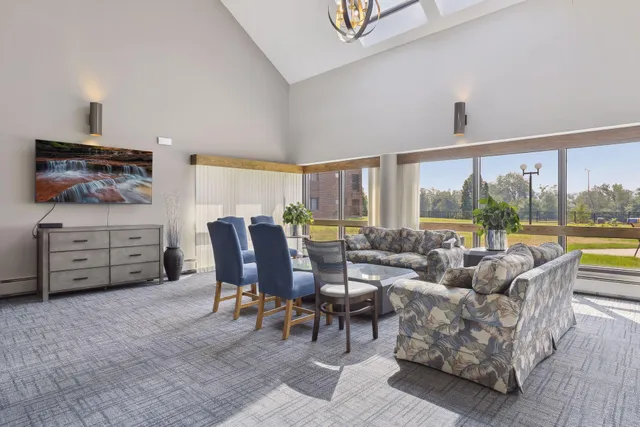 $234,900 | 2265 Youngman Avenue West, Unit 403E, St. Paul, MN 55116