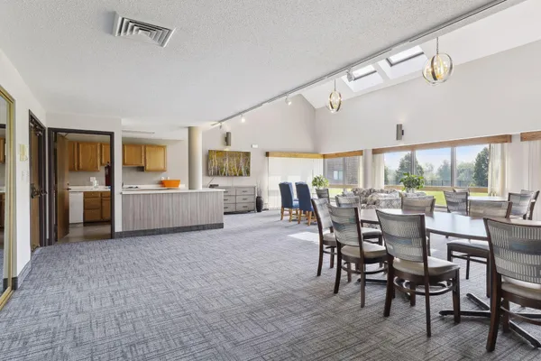 $225,000 | 2265 Youngman Avenue West, Unit 403E, St. Paul, MN 55116