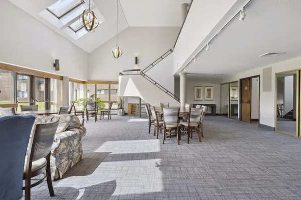 $225,000 | 2265 Youngman Avenue West, Unit 403E, St. Paul, MN 55116