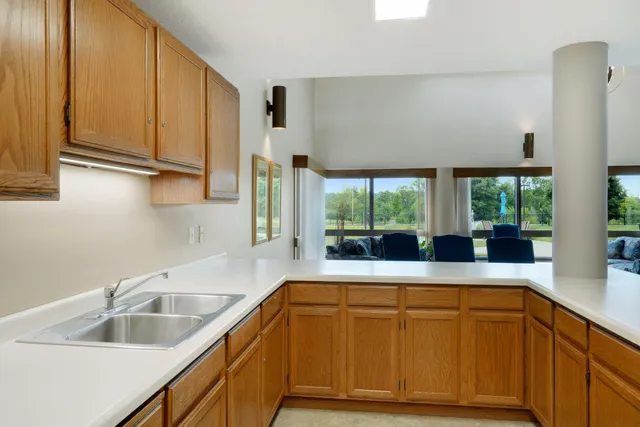 $234,900 | 2265 Youngman Avenue West, Unit 403E, St. Paul, MN 55116