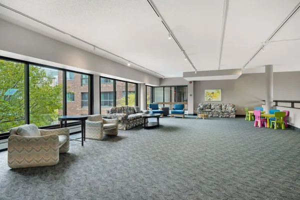 $225,000 | 2265 Youngman Avenue West, Unit 403E, St. Paul, MN 55116