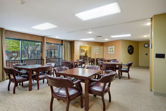 $234,900 | 2265 Youngman Avenue West, Unit 403E, St. Paul, MN 55116