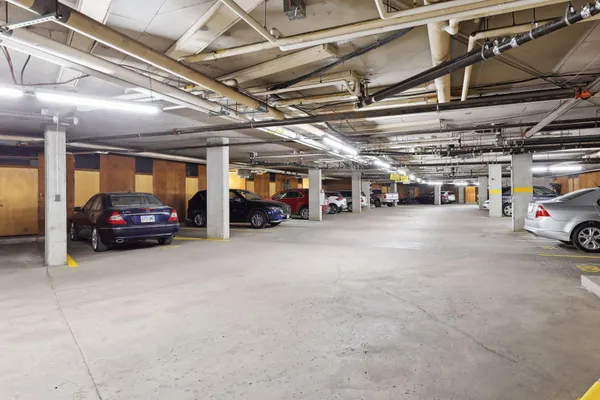 $225,000 | 2265 Youngman Avenue West, Unit 403E, St. Paul, MN 55116