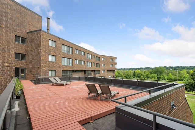 $234,900 | 2265 Youngman Avenue West, Unit 403E, St. Paul, MN 55116