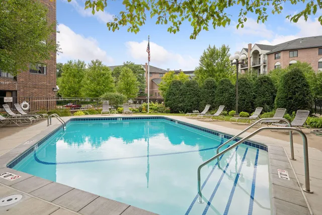 $234,900 | 2265 Youngman Avenue West, Unit 403E, St. Paul, MN 55116