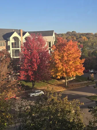 $225,000 | 2265 Youngman Avenue West, Unit 403E, St. Paul, MN 55116