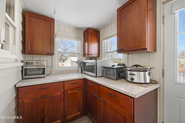 $289,900 | 11 Crane Avenue, Pittsfield, MA 01201