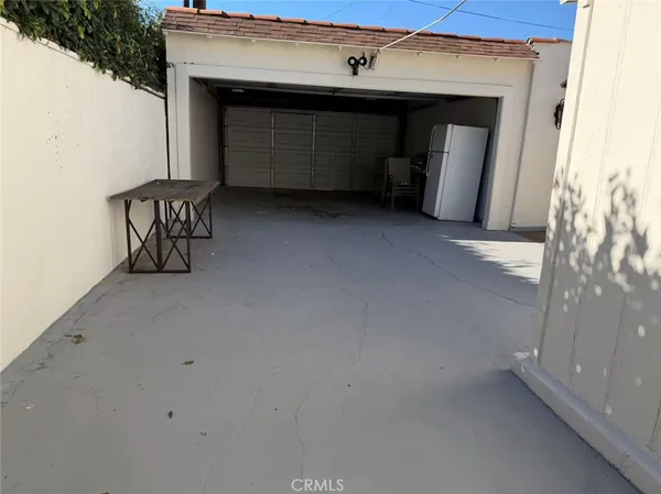 $9,800 | 113 North Doheny Drive, Beverly Hills, CA 90211