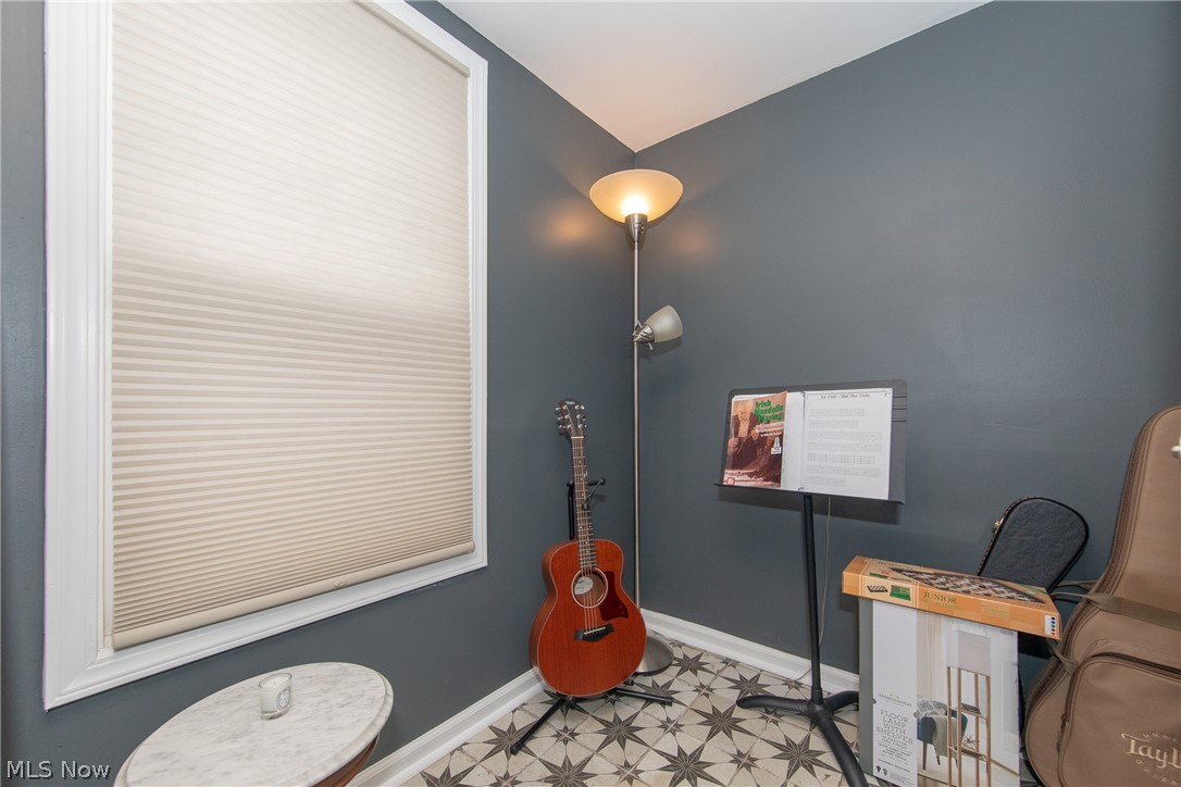 3083 Edgehill Road Cleveland, OH 44118 - Photo 15 of 28 The Office