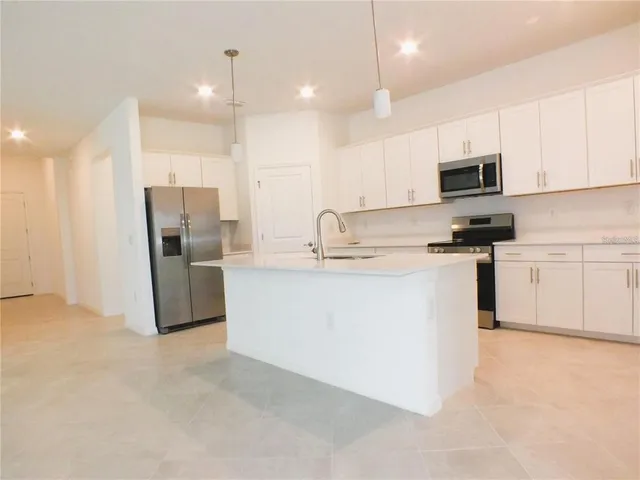 $2,600 | 19125 Moscato Court, Venice, FL 34293