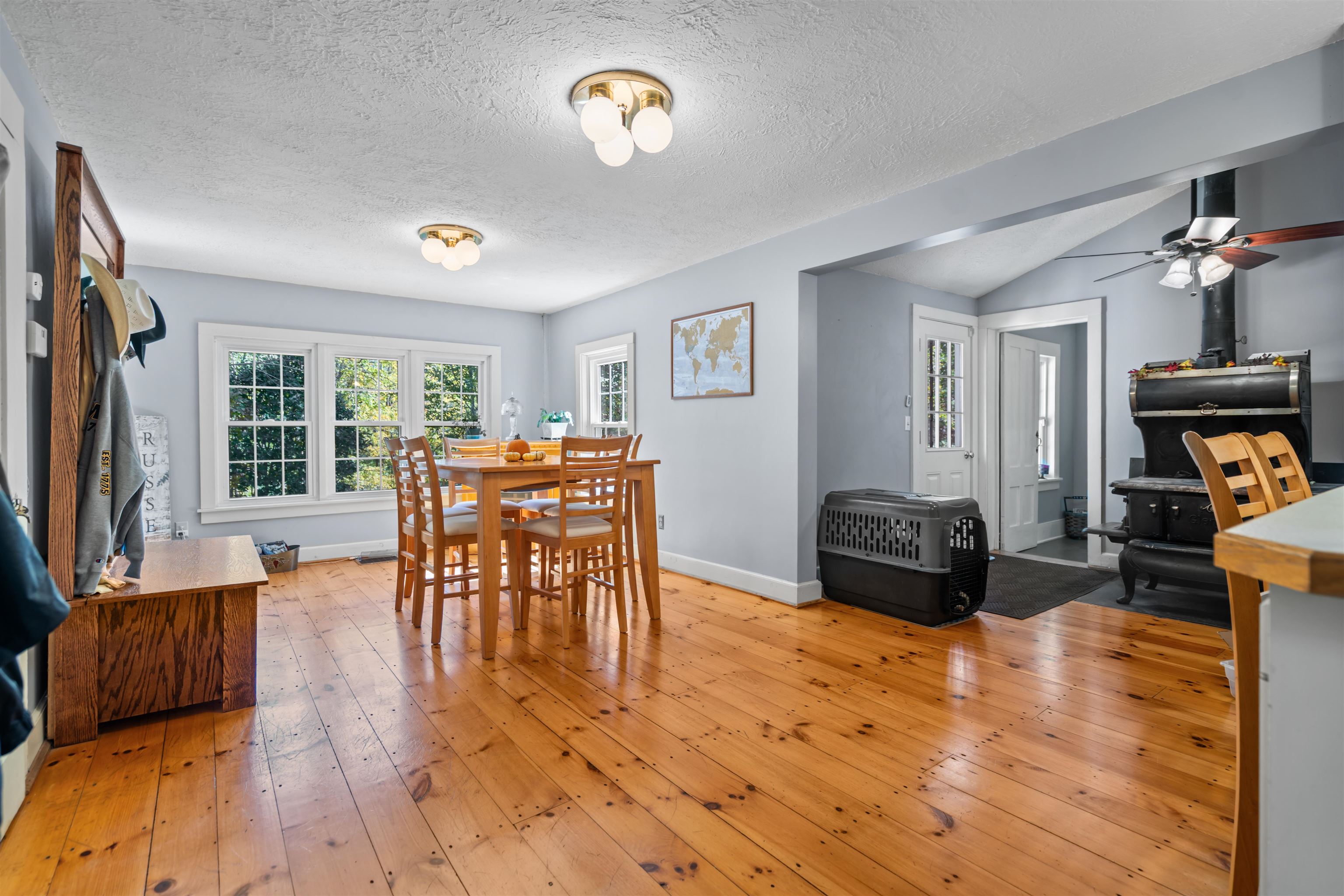 447 Center Road Hillsborough, NH 03244 - Photo 11 of 54