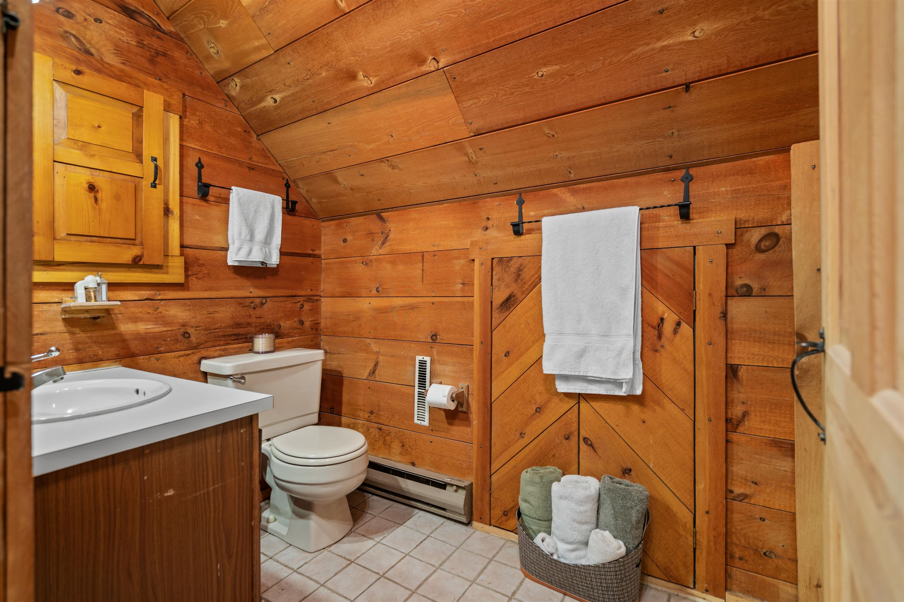 447 Center Road Hillsborough, NH 03244 - Photo 32 of 54