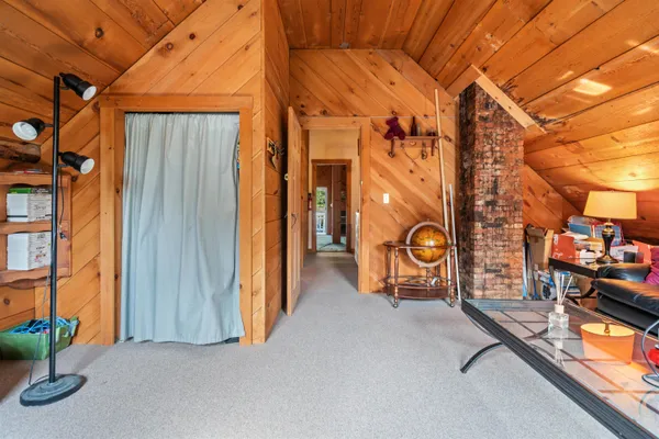 $829,900 | 447 Center Road, Hillsborough, NH 03244