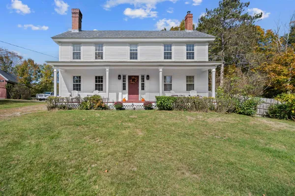 $829,900 | 447 Center Road, Hillsborough, NH 03244