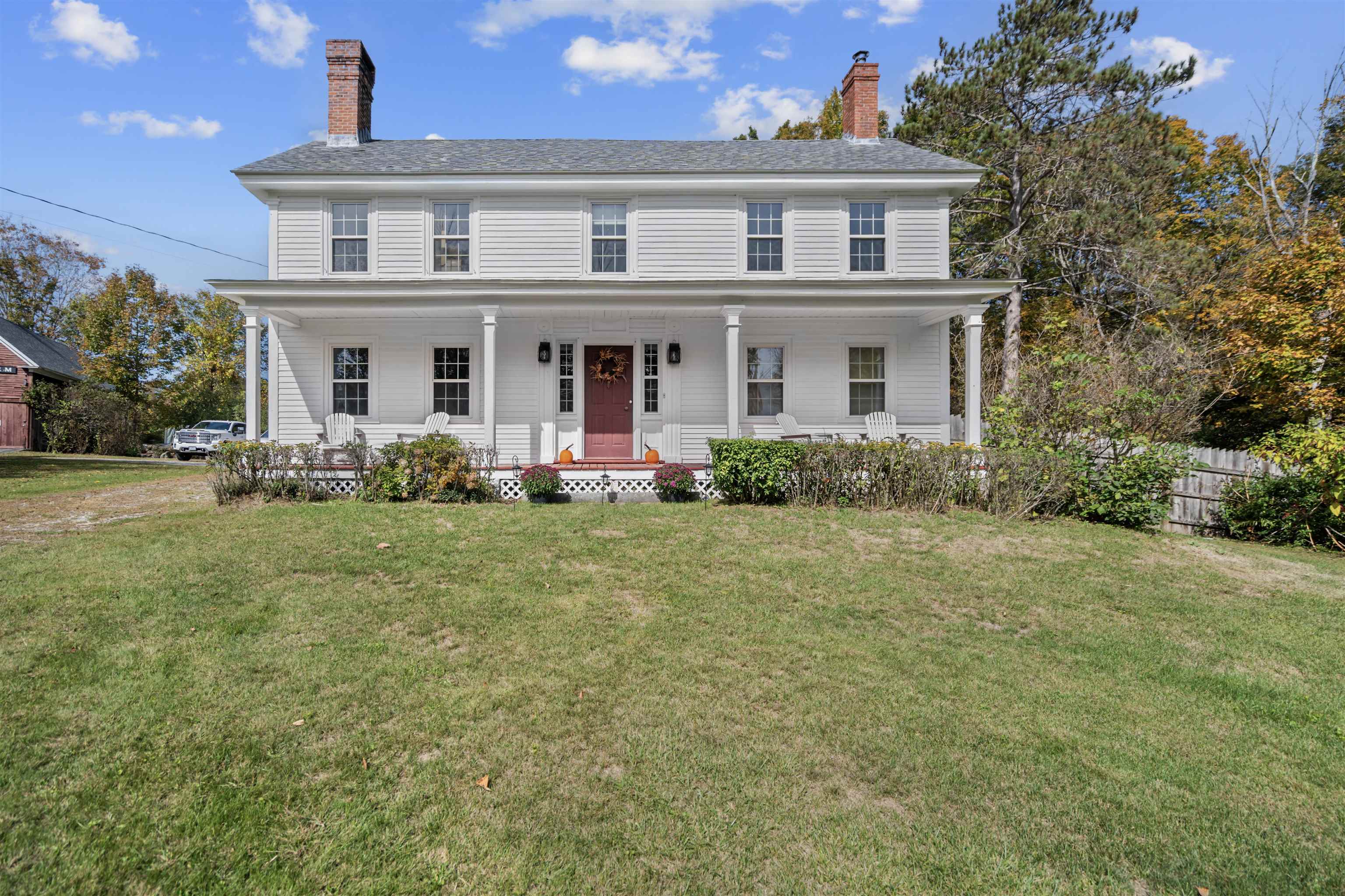 447 Center Road Hillsborough, NH 03244 - Photo 5 of 54