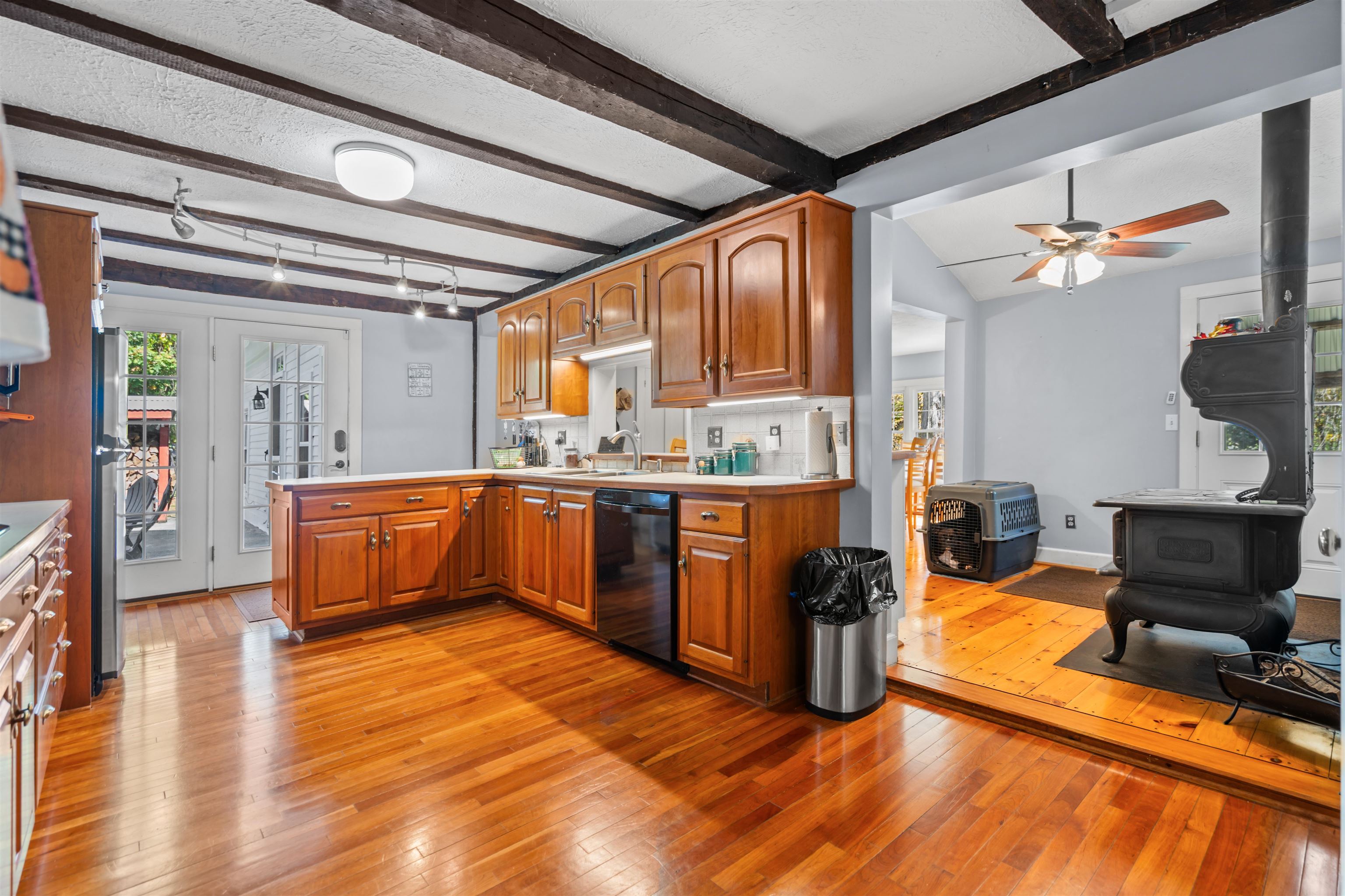 447 Center Road Hillsborough, NH 03244 - Photo 10 of 54