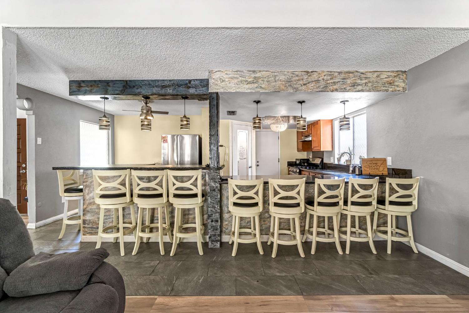 4883 East Geary Avenue Fresno, CA 93725 - Photo 10 of 32