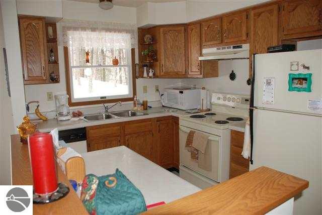 3701 West Cheney Road Maple City, MI 49664 - Photo 3 of 12 1689922-2.JPG