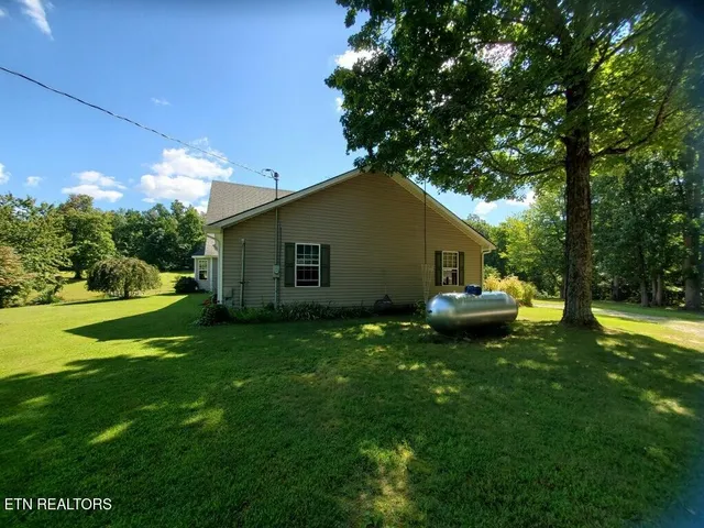 $925,000 | 439 Elvira Lane, Winfield, TN 37892