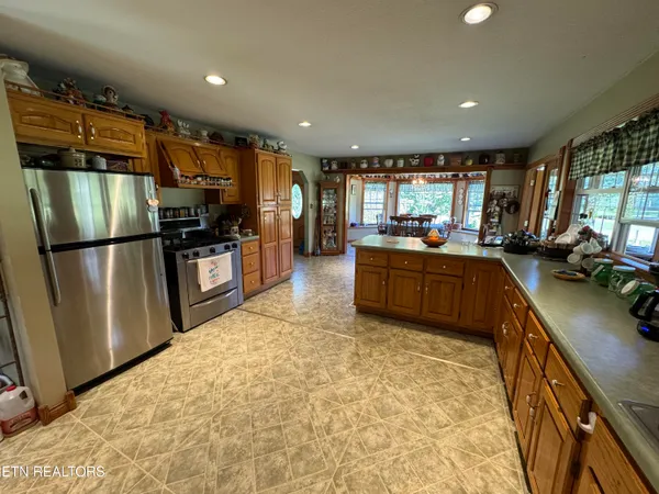 $925,000 | 439 Elvira Lane, Winfield, TN 37892