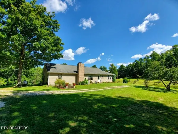 $925,000 | 439 Elvira Lane, Winfield, TN 37892