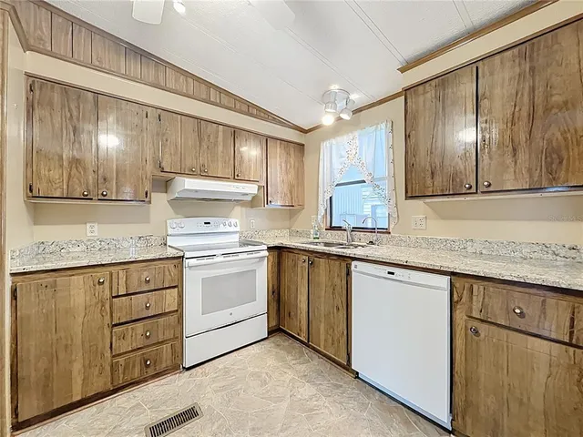 $179,900 | 1440 Nassau Circle, Tavares, FL 32778