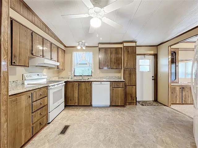 $179,900 | 1440 Nassau Circle, Tavares, FL 32778