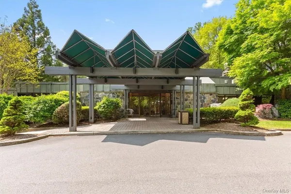 $459,000 | 2 Fountain Lane, Unit 3W, Scarsdale, NY 10583