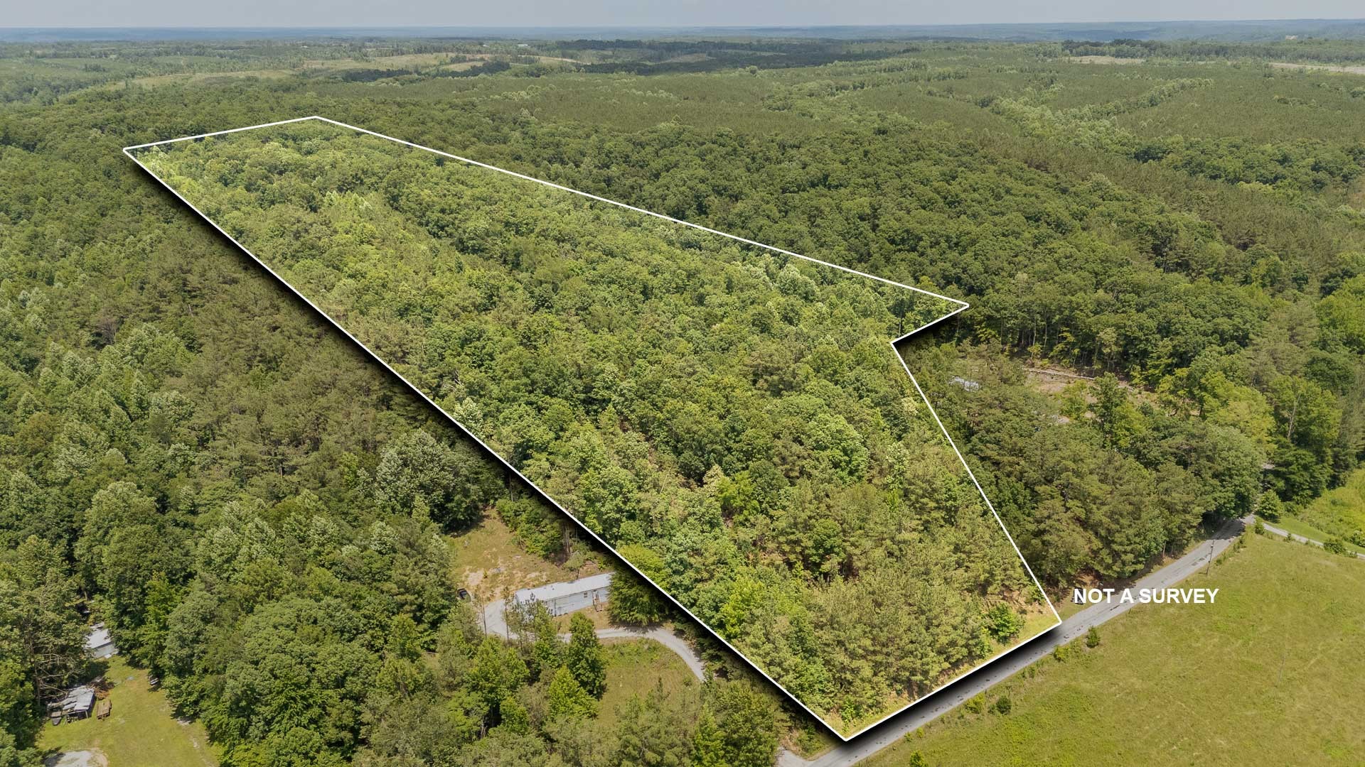 912 Simmons Branch Road Waynesboro, TN 38485 - Photo 2 of 21
