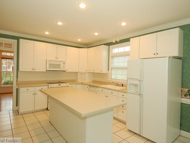 1825 Curraghmore Road Clemmons, NC 27012 - Photo 6 of 16 Kitchen.