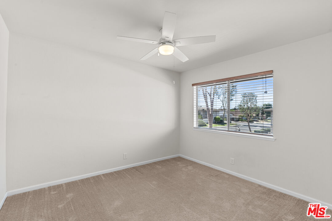 186 Southampton Way, Unit 29 Placentia, CA 92870 - Photo 12 of 20 an empty room with a window