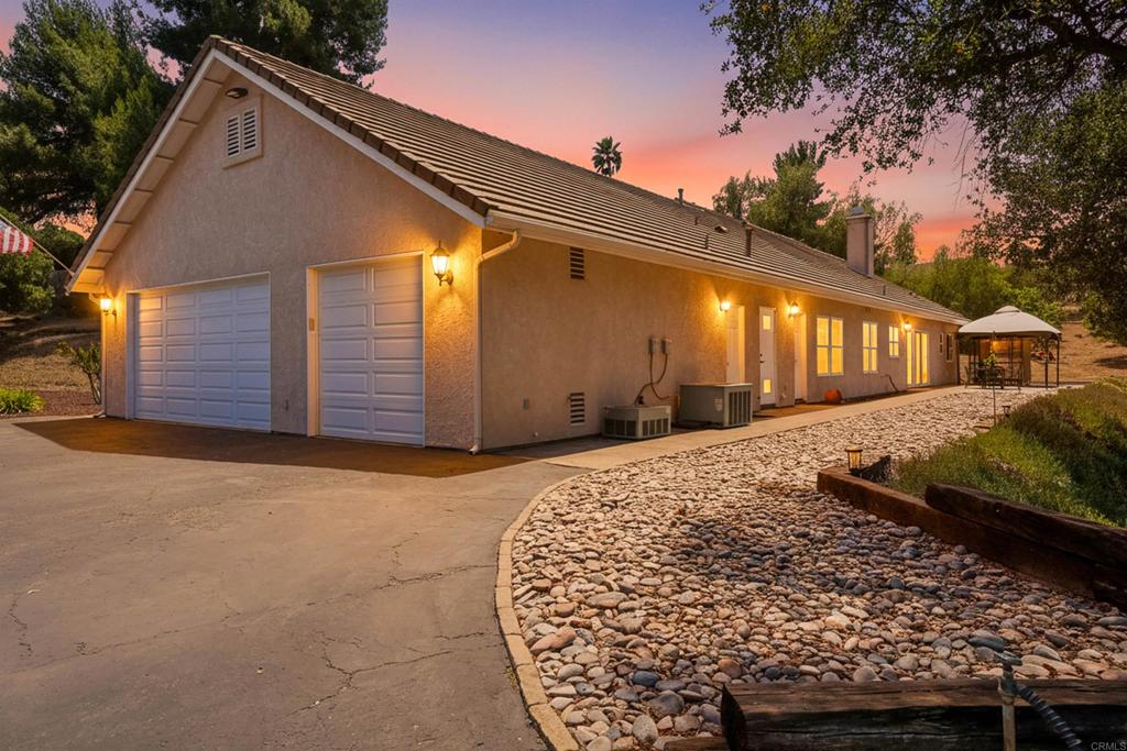 2231 Yucca Hill Road Alpine, CA 91901 - Photo 3 of 34