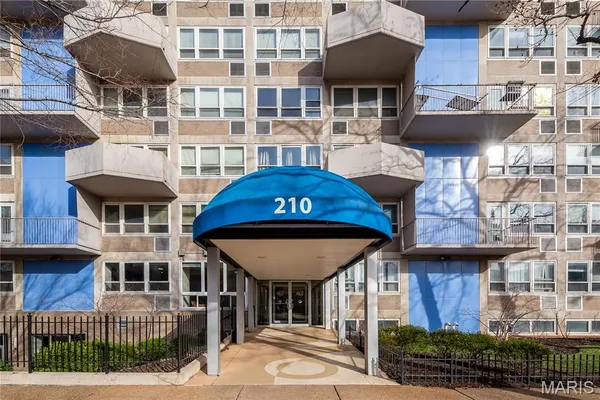 $55,000 | 210 North 17th Street, Unit 1011, St. Louis, MO 63103
