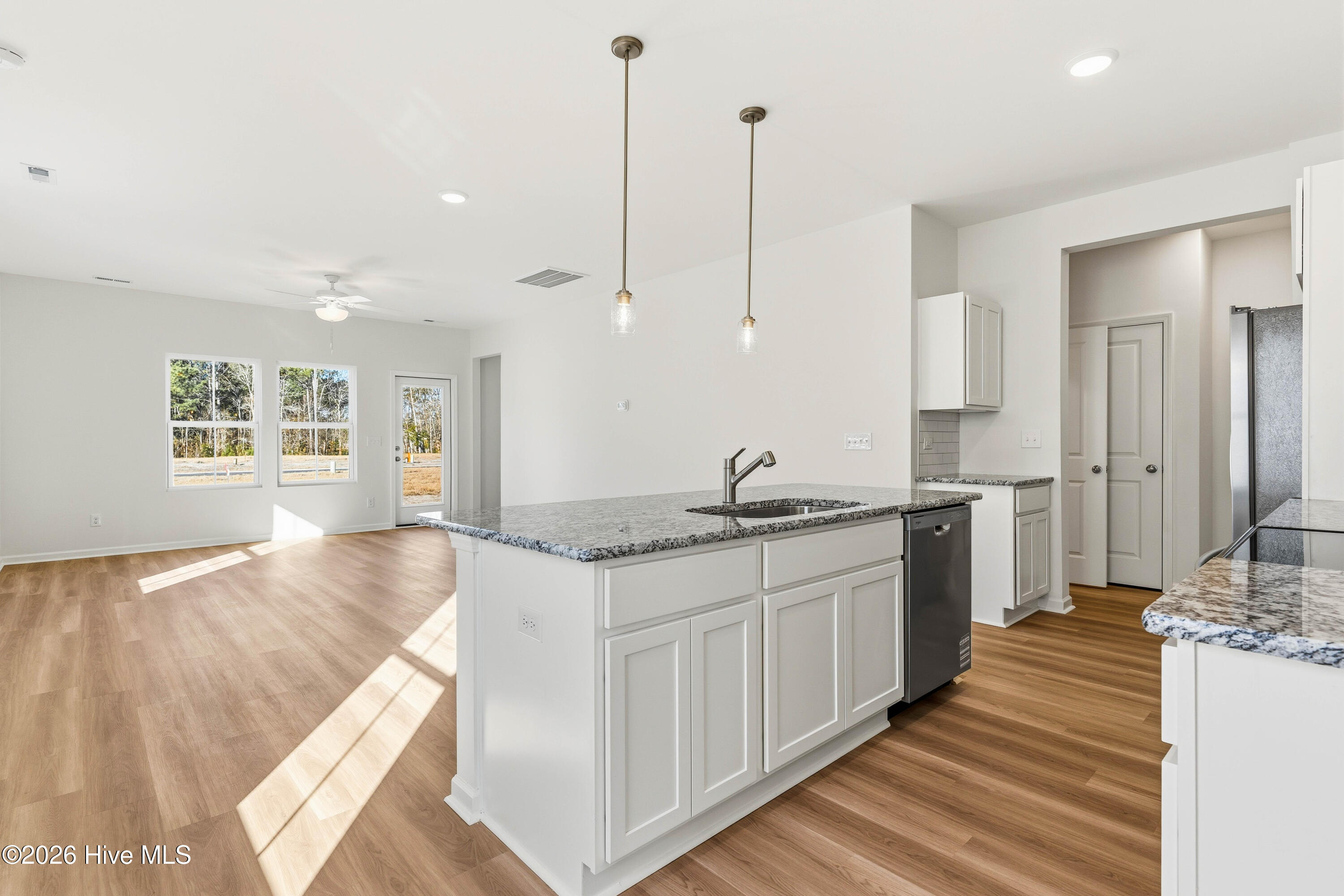 198 Brookfield Br Road, Unit 28 Hampstead, NC 28443 - Photo 12 of 53 DP 99 Cobbler Way Honeybird - Kitchen