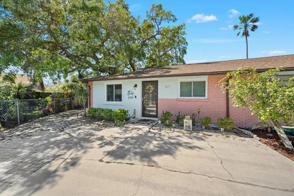 $2,800 | 5027 31st Street West, Bradenton, FL 34207