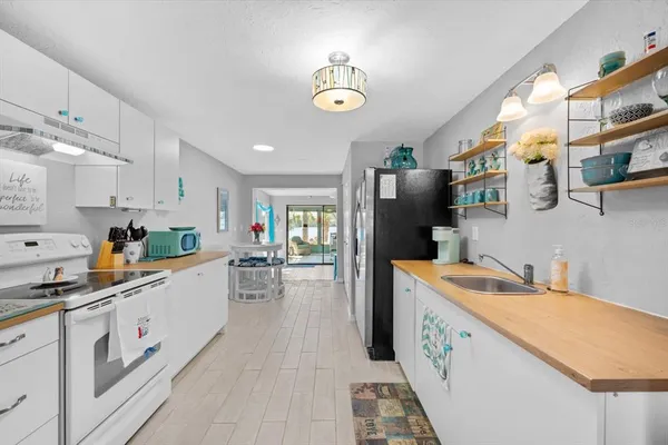 $2,800 | 5027 31st Street West, Bradenton, FL 34207