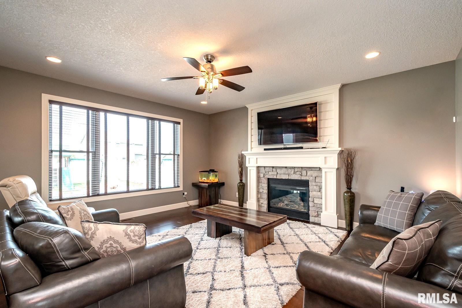 5628 Emily Road Bettendorf, IA 52722 - Photo 5 of 41 Gallery Image 5