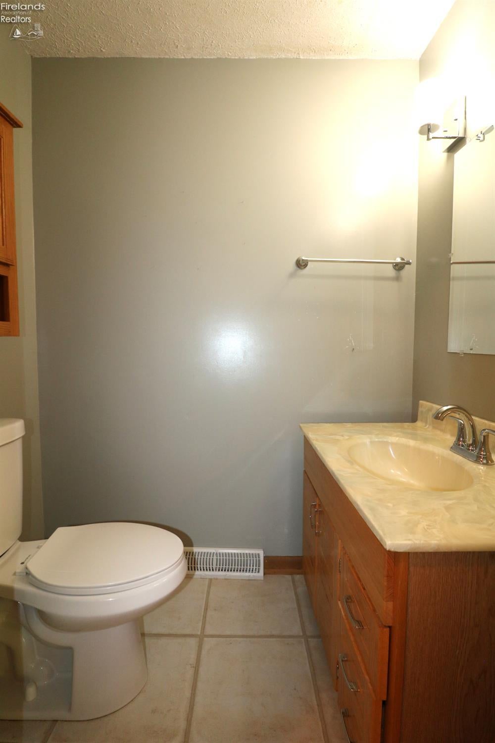 21783 Pitts Road Wellington, OH 44090 - Photo 9 of 53 Gallery Image 9